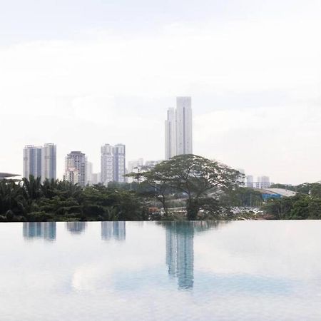 Seaview Condo Near Rf Mall, Food Court & Free Netflix Johor Bahru Zewnętrze zdjęcie